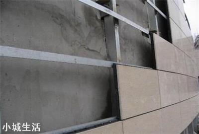 家里把地板磚當墻磚用，現在脫落怎么處理？