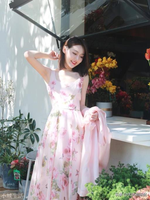 马上就要夏天，你一般夏天是怎么样穿搭衣服的，能否分享几张照片？