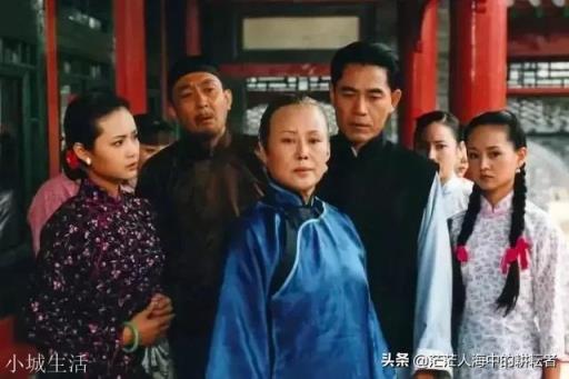 《大宅门》中黄春已经怀了白家的骨肉，为什么二奶奶还要把他们赶出白家？