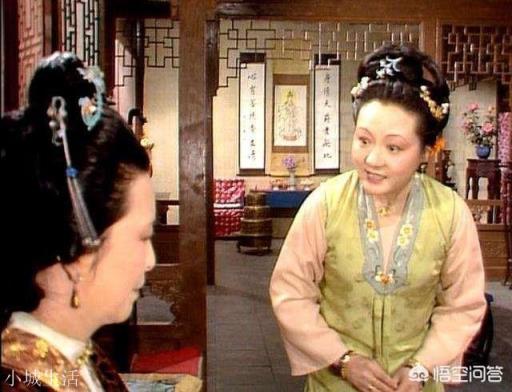 薛姨娘分宫花，贾家三姐妹首位黛玉放其后，为何如此安排？