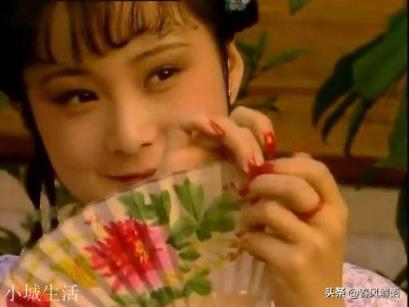 《红楼梦》中,晴雯想给贾宝玉当老婆吗?