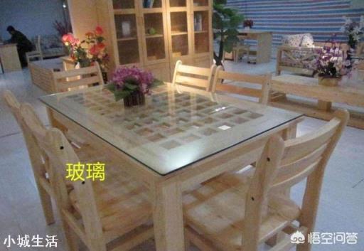 给家具是贴膜好还是配玻璃好？