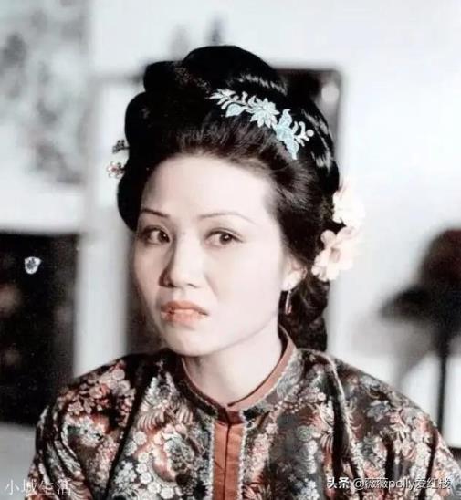 《红楼梦》里的赵姨娘，大家都那么讨厌她，为什么贾母还同意她儿子娶她呢？
