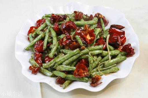 干煸四季豆怎么做,四季豆用先焯水吗?
