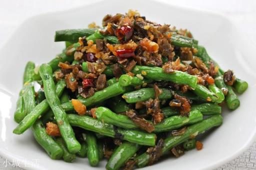 干煸四季豆怎么做,四季豆用先焯水吗?