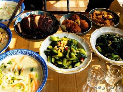 如果基本都是在家里做饭，你们每月生活大概要花多少钱？