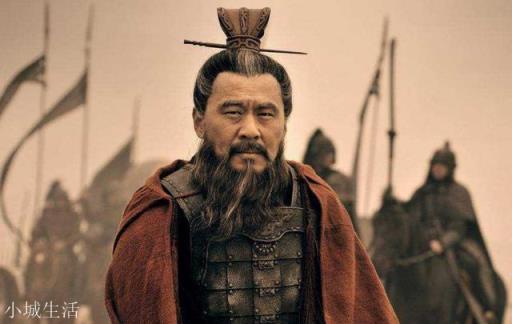 曹操称魏王，送荀彧一个空食盒是什么意思？