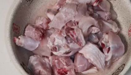 鸡肉怎么腌制去腥味 鸡肉里的血水没有弄干净有影响吗