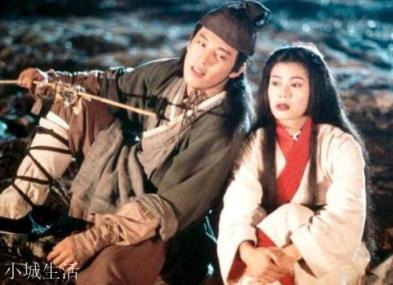 金庸先生的很多作品都有朝代设定,为什么有人说《笑傲江湖》就架空了时代呢?