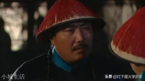 《雍正王朝》中，为什么图里琛在山西诺敏处故意暴露自己是粘杆处管带？