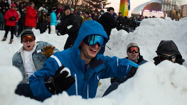 西雅图近6000人打雪仗刷新吉尼斯纪录，打破韩国2010年纪录_一