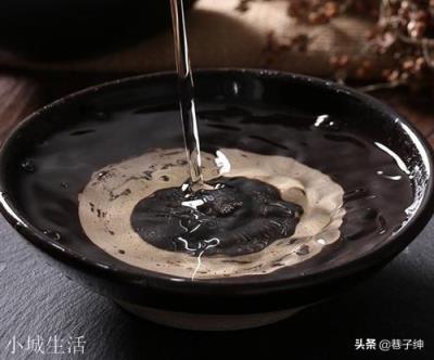 最近假酒事件频频发生,我们应该怎样防止自己买到假酒?
