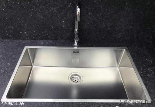 卫生间洗手盆台上盆和台下盆有什么区别?该如何选择?
