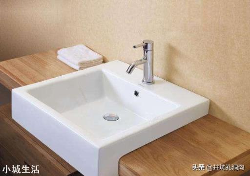 卫生间洗手盆台上盆和台下盆有什么区别?该如何选择?