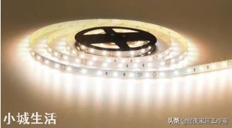 餐廳燈與客廳燈不搭，且燈光刺眼不明亮，裝修基調為現代簡約或者類北歐現代，應該如何重新購買餐廳燈？