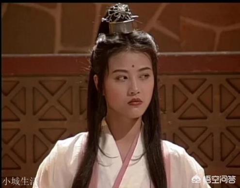 周芷若為什么在小島上不把趙敏殺了，只是傷害了她再把她丟進海里呢？