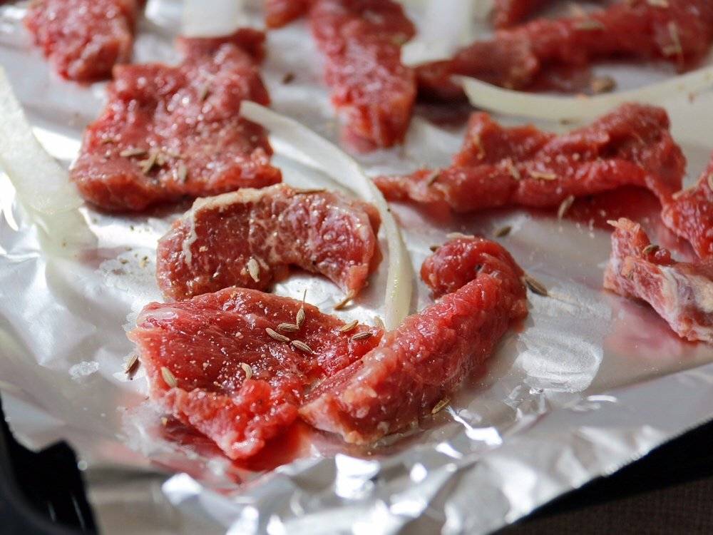 烤牛肉怎么煨料腌制 如何腌制烤肉