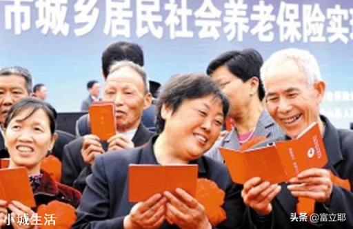 个人缴社保，缴哪个档次的划算？
