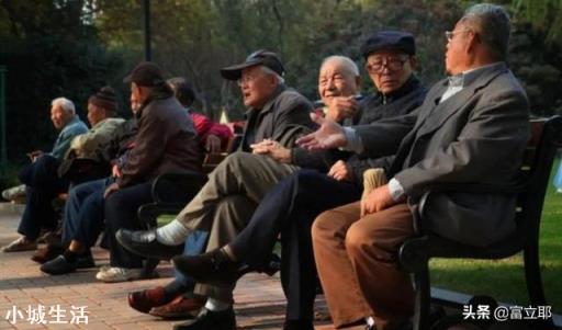 个人缴社保，缴哪个档次的划算？