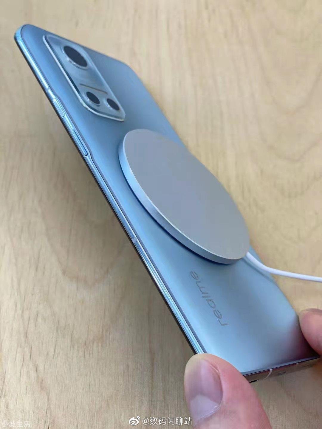 realme磁吸充电要来了