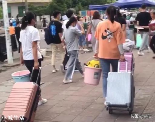昆山电子厂扔工牌事件导致大量员工辞职,以后还会有人去应聘吗?