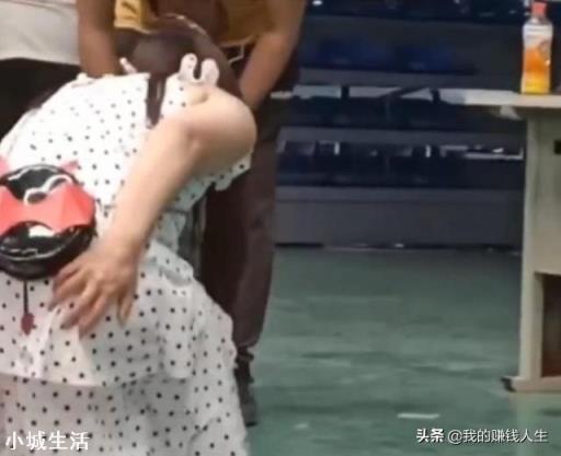 昆山电子厂扔工牌事件导致大量员工辞职,以后还会有人去应聘吗?