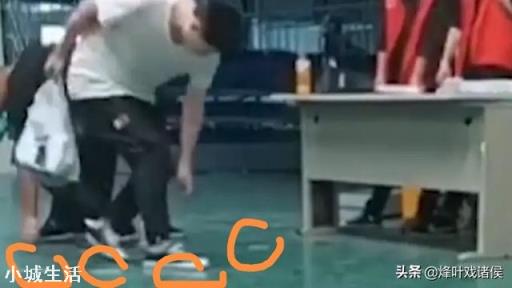 昆山电子厂扔工牌事件导致大量员工辞职,以后还会有人去应聘吗?