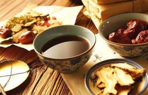 舌头痛有哪些症状？引起舌头痛的原因有哪些？