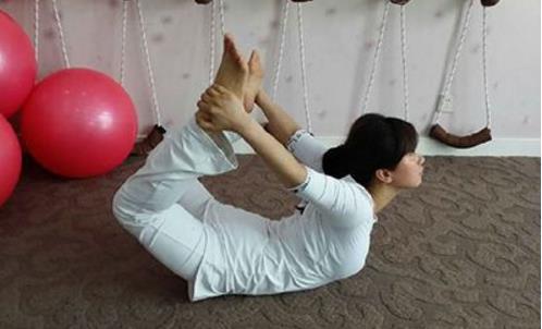 睡前瘦身操7个动作塑造完美身材 瘦身操