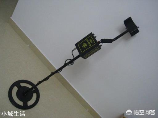 农村很多拿着仪器探测古董的，他们真的能探测到古董吗？