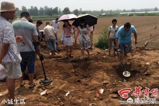 农村很多拿着仪器探测古董的，他们真的能探测到古董吗？