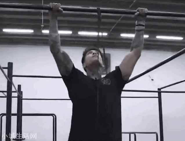 一个引体向上都拉不起来怎么办 单杠怎么练