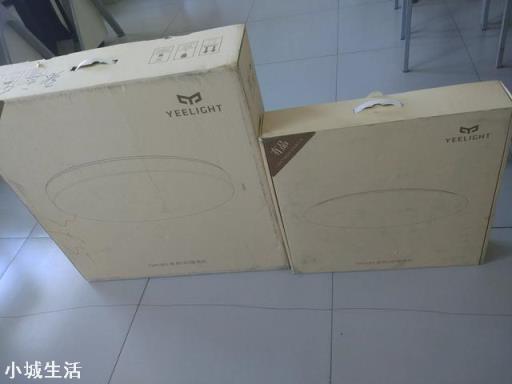 想买个智能LED吸顶灯，米家的YeeLight智能吸顶灯和智睿吸顶灯哪个好？
