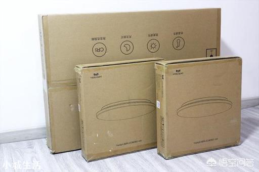 想买个智能LED吸顶灯，米家的YeeLight智能吸顶灯和智睿吸顶灯哪个好？
