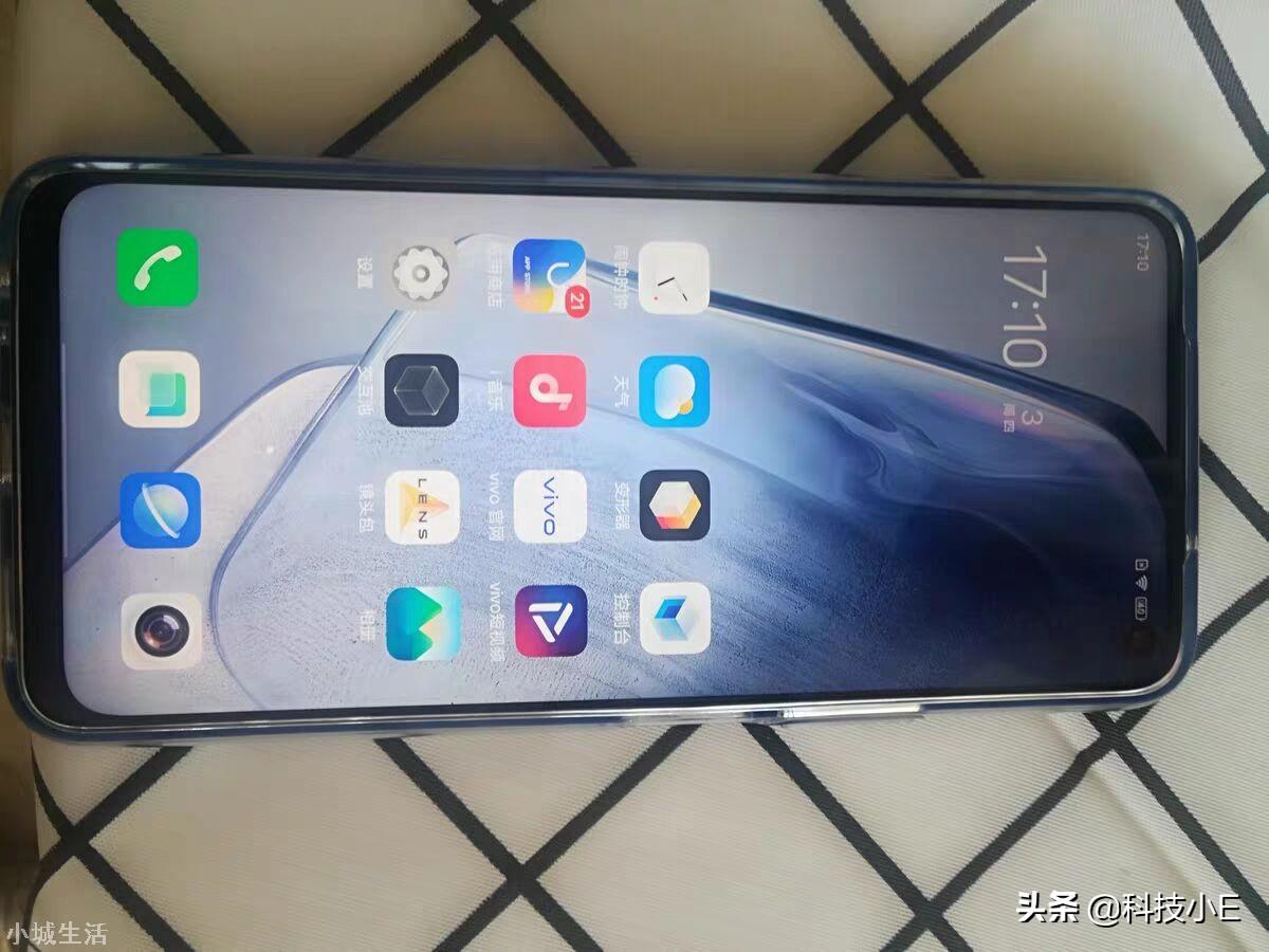 vivo拒绝高价低配,搭载骁龙870处理器,256GB+144Hz高刷仅2399元
