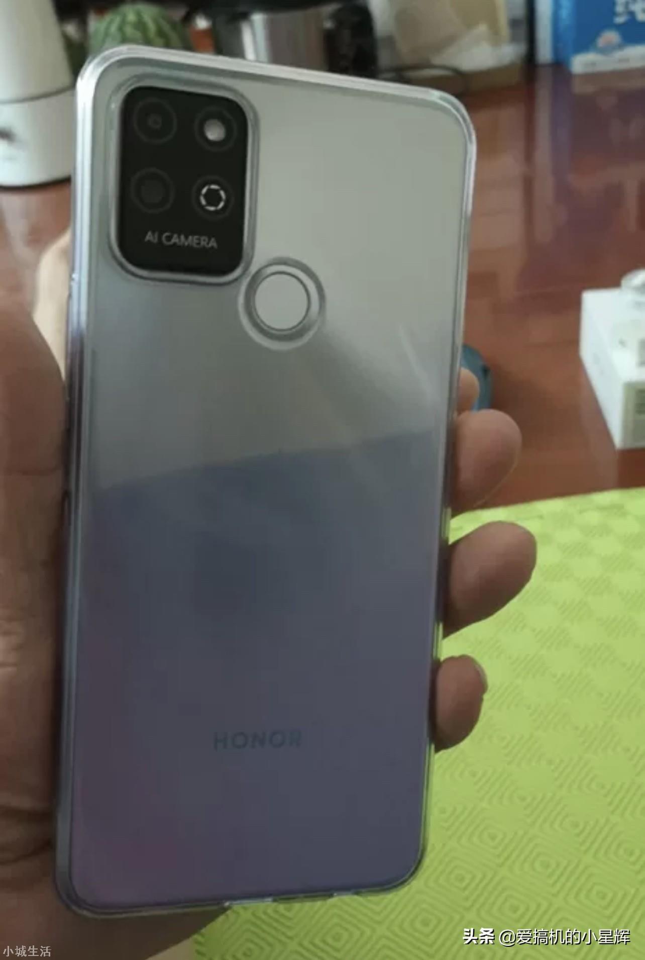 榮耀爆款千元機(jī)現(xiàn)貨供應(yīng)，5000mAh+8GB+128GB僅1199元，你會(huì)買(mǎi)？