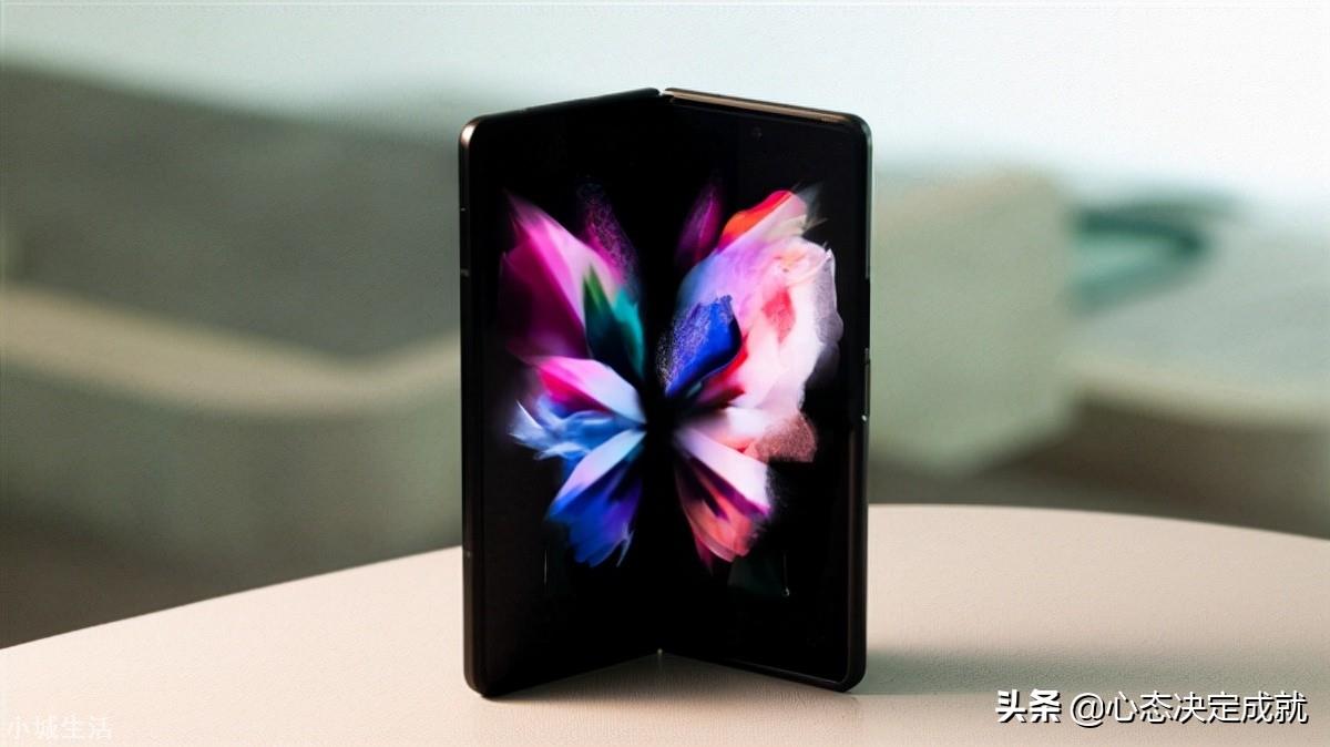 三星Galaxy Z将在9月1号发布，搭载骁龙888处理器，IPX8防水认证