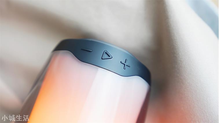 红的黄的蓝的绿的，JBL PULSE4音乐脉动四代好听的声音“看得见”