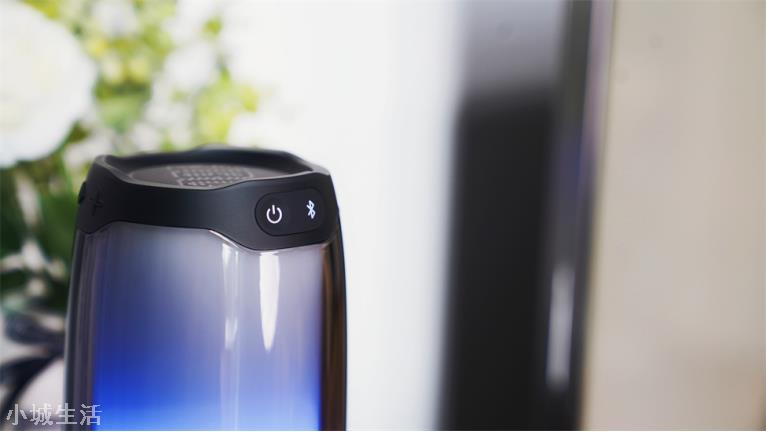 红的黄的蓝的绿的，JBL PULSE4音乐脉动四代好听的声音“看得见”