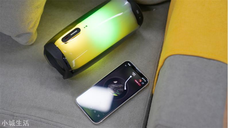 红的黄的蓝的绿的，JBL PULSE4音乐脉动四代好听的声音“看得见”