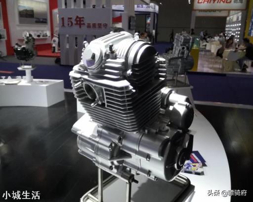 如何评价赛科龙RA2小排量复古动力表现?