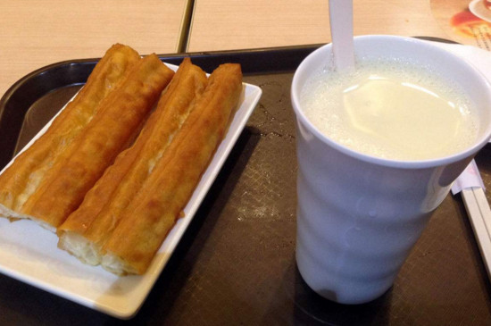豆浆和油条能一起吃吗