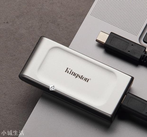 金士頓發布 XS2000 移動固態硬盤：讀寫速度 2GB/s，僅 U 盤大小