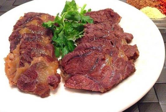 黃牛和水牛哪個肉質口感更好？怎么看牛肉是黃牛還是水牛