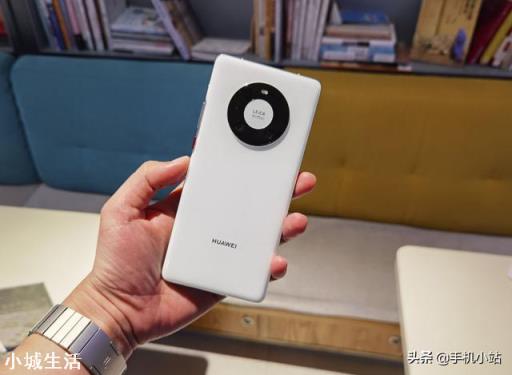 mate40PRO加價千元供不應求，如何理解國人的消費觀？