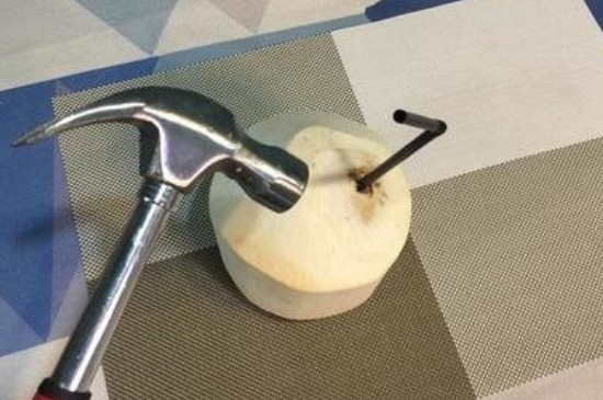 椰青怎么开洞