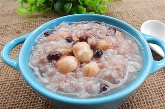 薏米莲子粥的禁忌