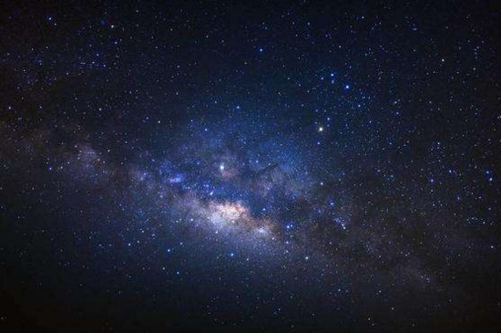 地球和土星为什么是恒星
