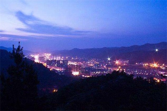 山西中阳县在哪里