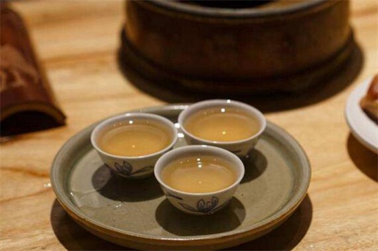 柿子与茶能一起吃吗